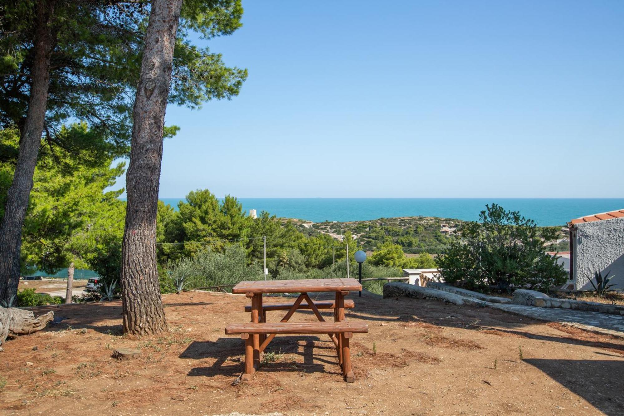 Centro Vacanze Piccolo Friuli Aparthotel Vieste Exteriör bild