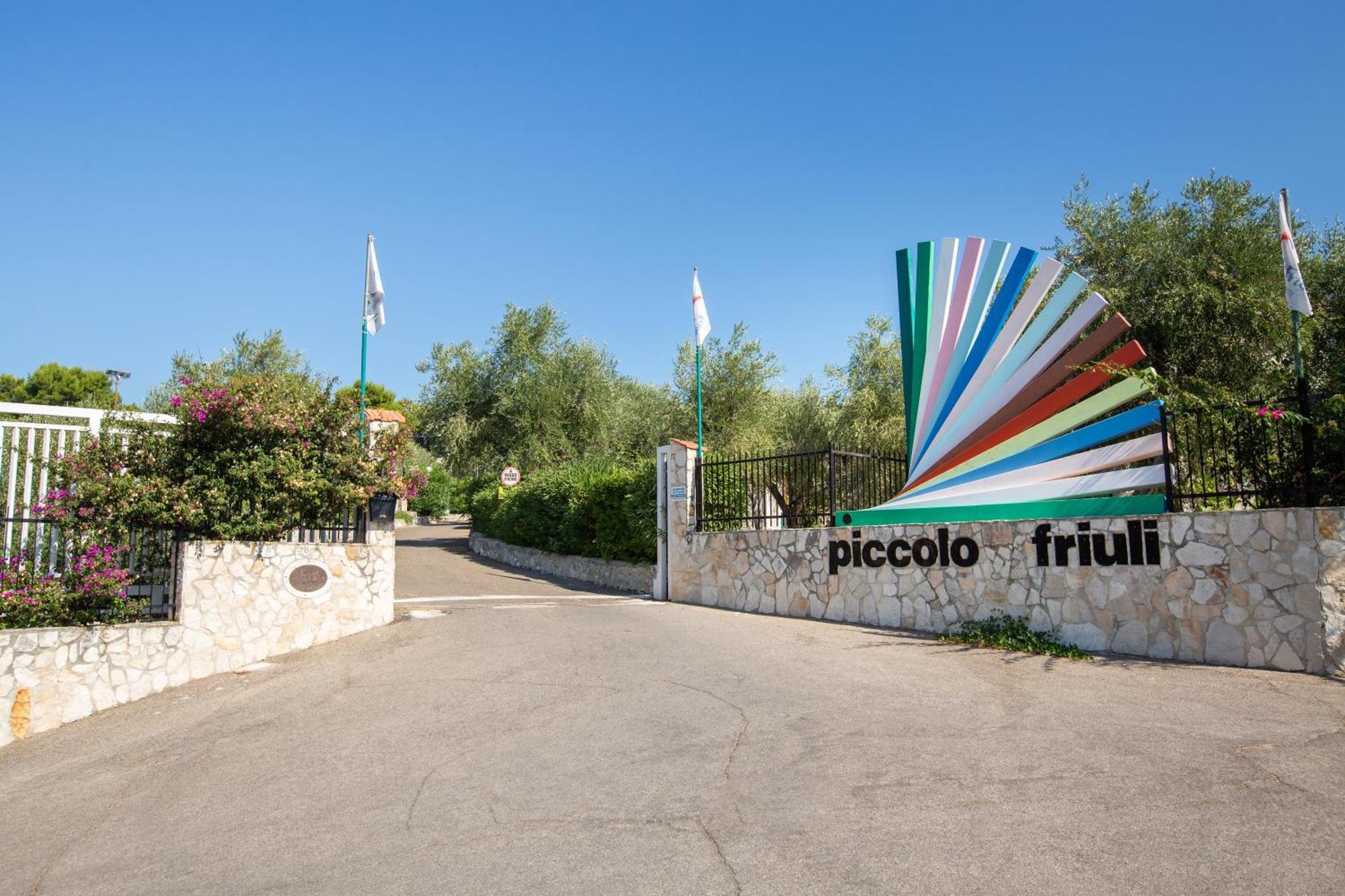 Centro Vacanze Piccolo Friuli Aparthotel Vieste Exteriör bild